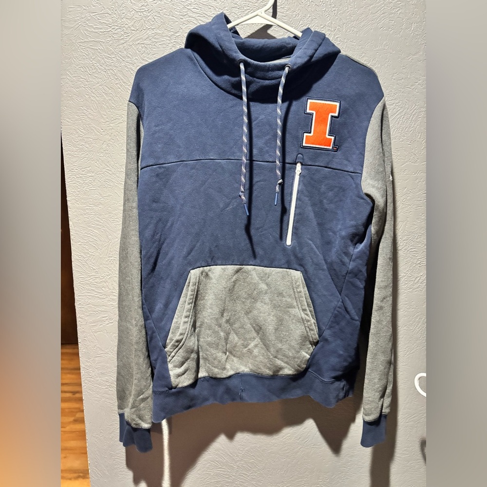 Nike Illini Cyphr hoodie size medium